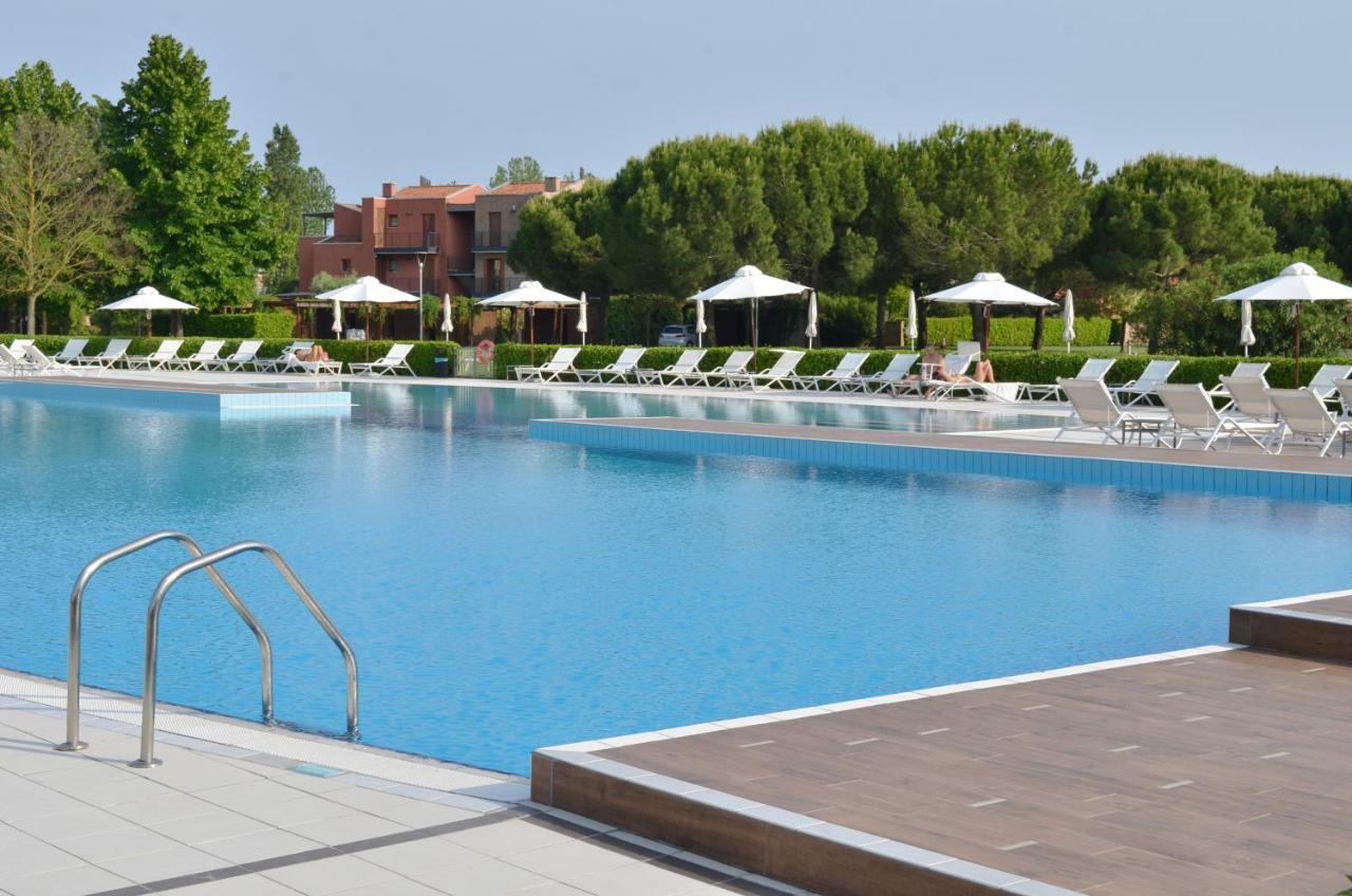 Golf Jesolo Village ➔ Attico Con Piscina Bagian luar foto